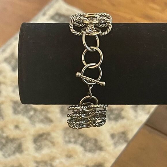 Two Tone Woven Hoop Link Chain Bracelet - Picture 6 of 13